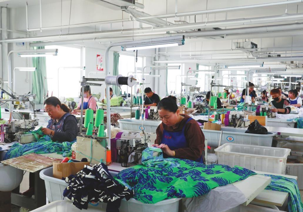 葫芦岛兴城泳装 海外仓布局全球市场，服装服饰产业转型升级新范式